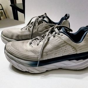 HOKA ONE ONE BONDI 6 WOMEN'S SIZE 9